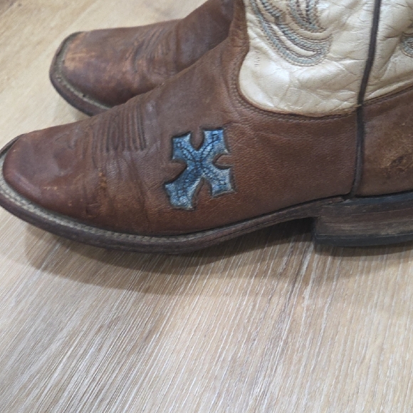 Brown and Cream Cowboy Boots with Blue Embroidery - Picture 8 of 8